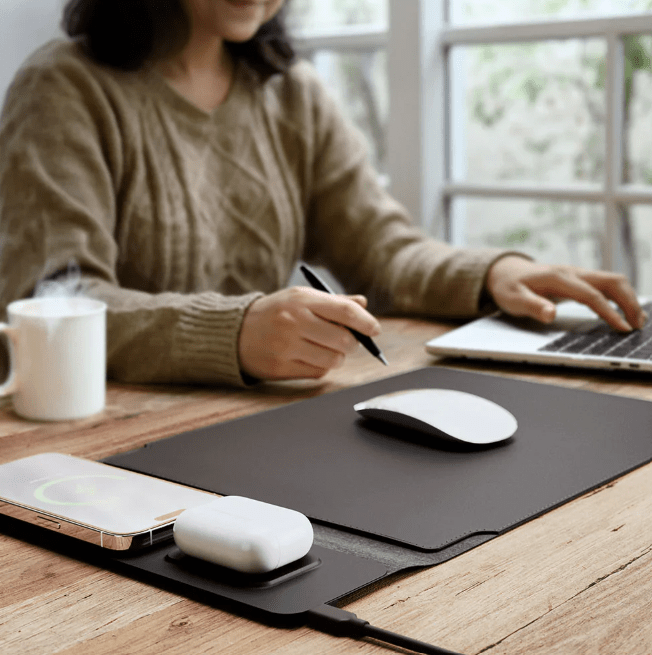 4 in 1 Wiresless Charging Laptop Sleeve - Zambeel