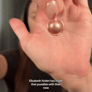 Elizabeth Arden - كبسولات ريتينول سيراميد وكريم العين ©