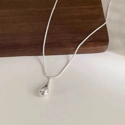 A Lifelike Snake - chain Necklace Adds A Touch Of Style To Your Everyday Commute Look - Zambeel