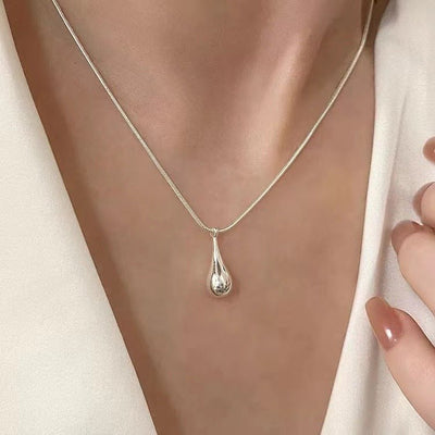 A Lifelike Snake - chain Necklace Adds A Touch Of Style To Your Everyday Commute Look - Zambeel