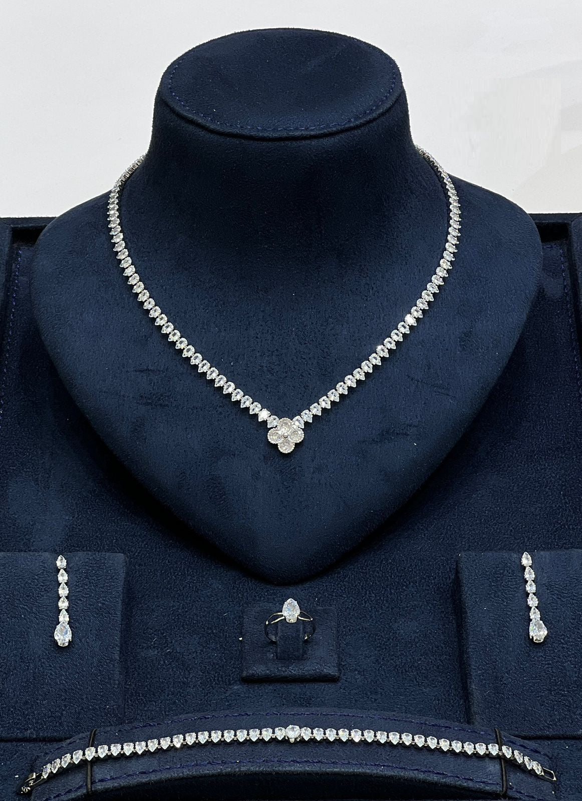 Clover Crystal Pendant Jewelry Set - Zambeel