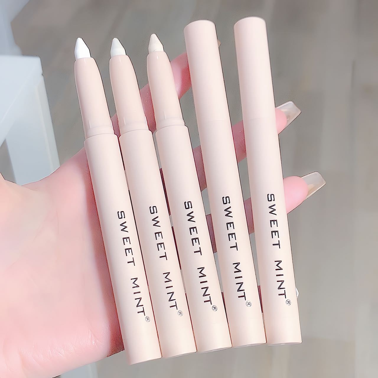 Crouching Silkworm Eyeliner Pen Makeup Brightening - Zambeel