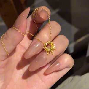 Exquisite Clavicle Necklaces Bring A Touch Of Luxury At An Affordable Price - Zambeel