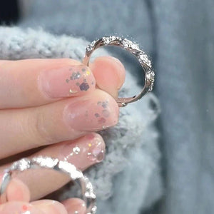 Fashion Jewelry S999 Sterling Silver Winding Love Ring - Zambeel