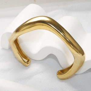 Fashion Women's Simple Glossy Curved C - Shaped Bracelet - Zambeel