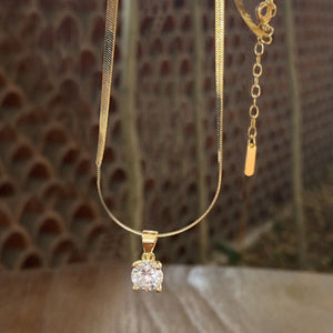 Fashionable New Accessory A Versatile Gold Stainless - steel Blade - embellished Clavicle Necklace That Shines - Zambeel