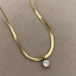 Fashionable New Accessory A Versatile Gold Stainless - steel Blade - embellished Clavicle Necklace That Shines - Zambeel