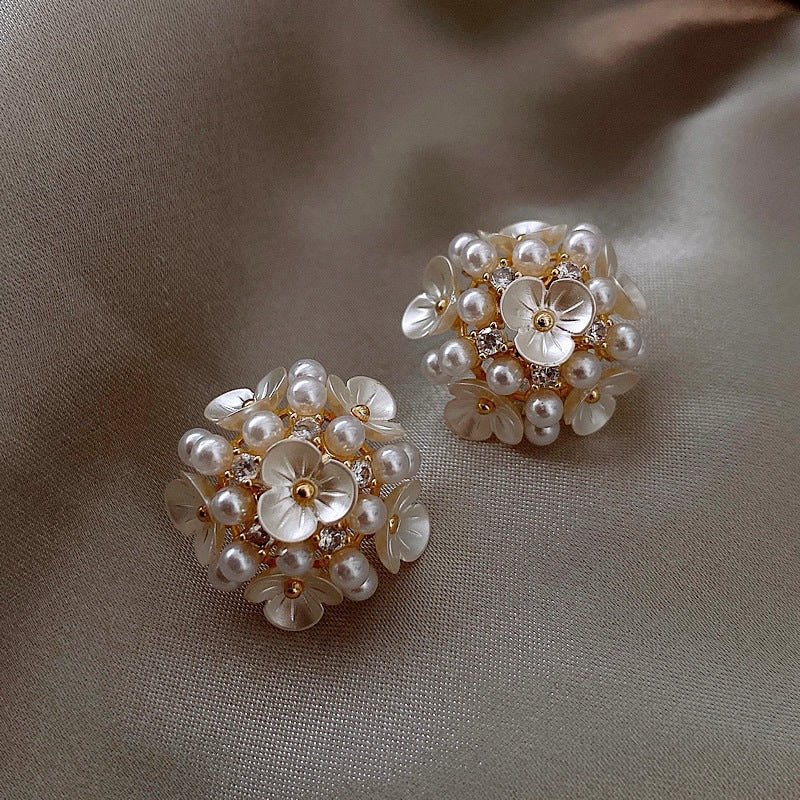 Fashionable Pearl Petal Earrings For Women - Zambeel