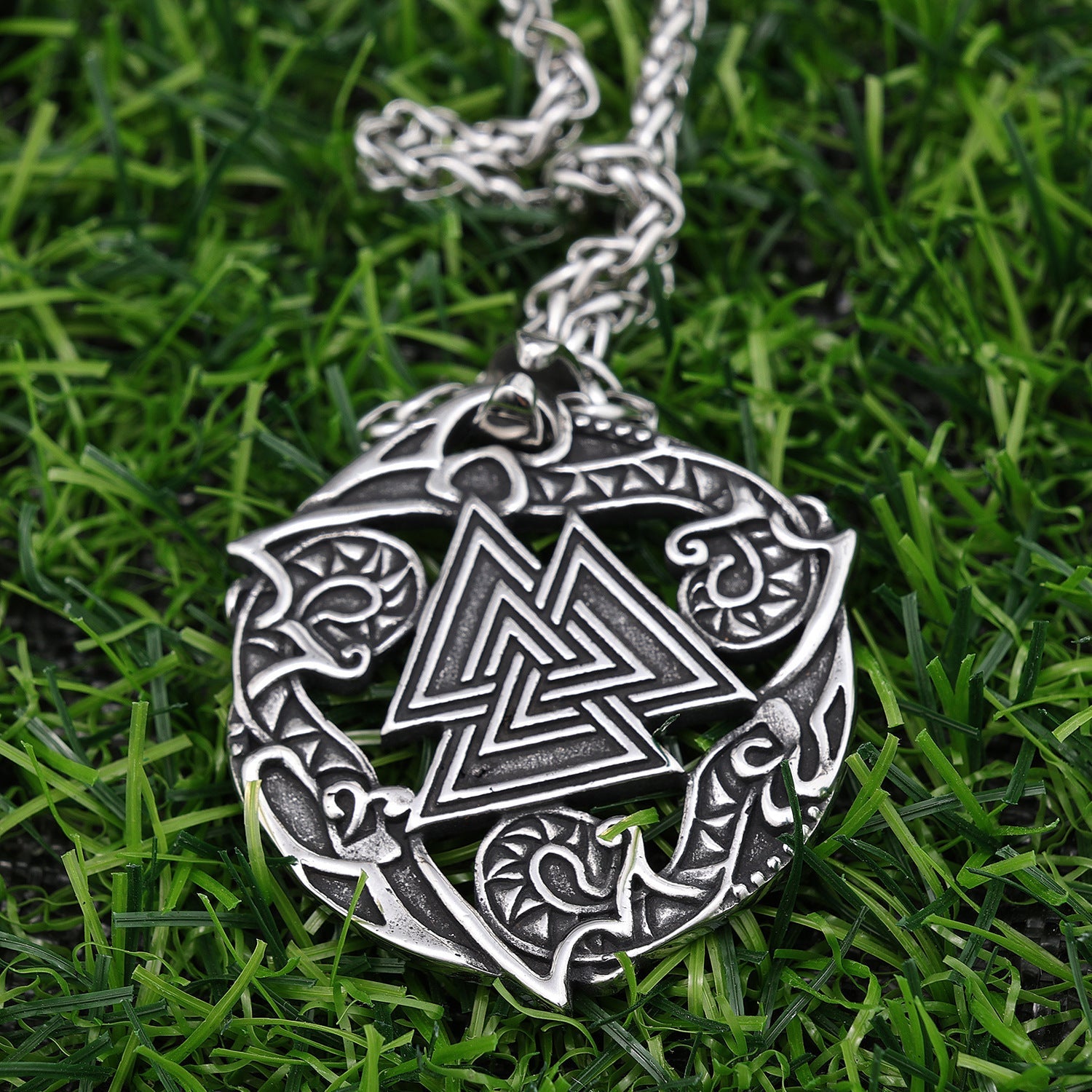 Fashionable Titanium Steel Pendant With A Vintage Design - Zambeel