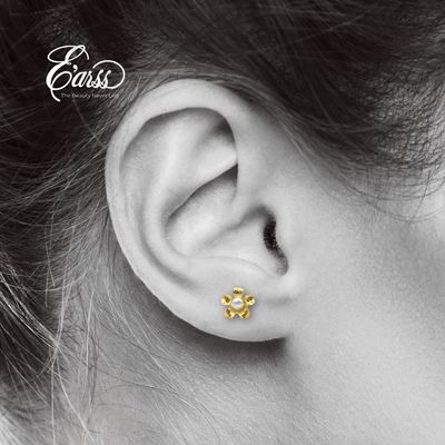 Flower with 3mm Pearl | Stainless Steel | 18K Gold Plated - Zambeel