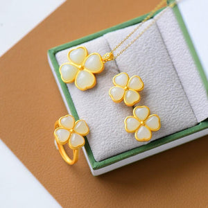 Four - Leaf Clover Jade Fashion Retro Minority Ring - Zambeel