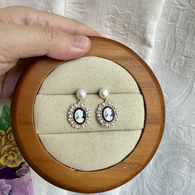 High - End Retro Baroque Relief Portrait Earrings - Zambeel