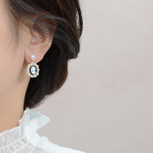 High - End Retro Baroque Relief Portrait Earrings - Zambeel