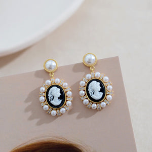 High - End Retro Baroque Relief Portrait Earrings - Zambeel