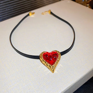 High End Temperament Pleated Heart - shaped Earrings Retro - Zambeel