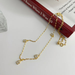 High - grade Niche Women's S925 Sterling Silver Small Square Diamond Clavicle Necklace - Zambeel