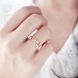 Irregular Leaf Zircon Delicate Openwork Ring - Zambeel