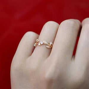 Irregular Leaf Zircon Delicate Openwork Ring - Zambeel