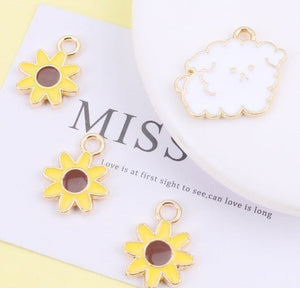 Keychain Accessories Cute Flower Clothes Accessories Badge Ornaments - Zambeel