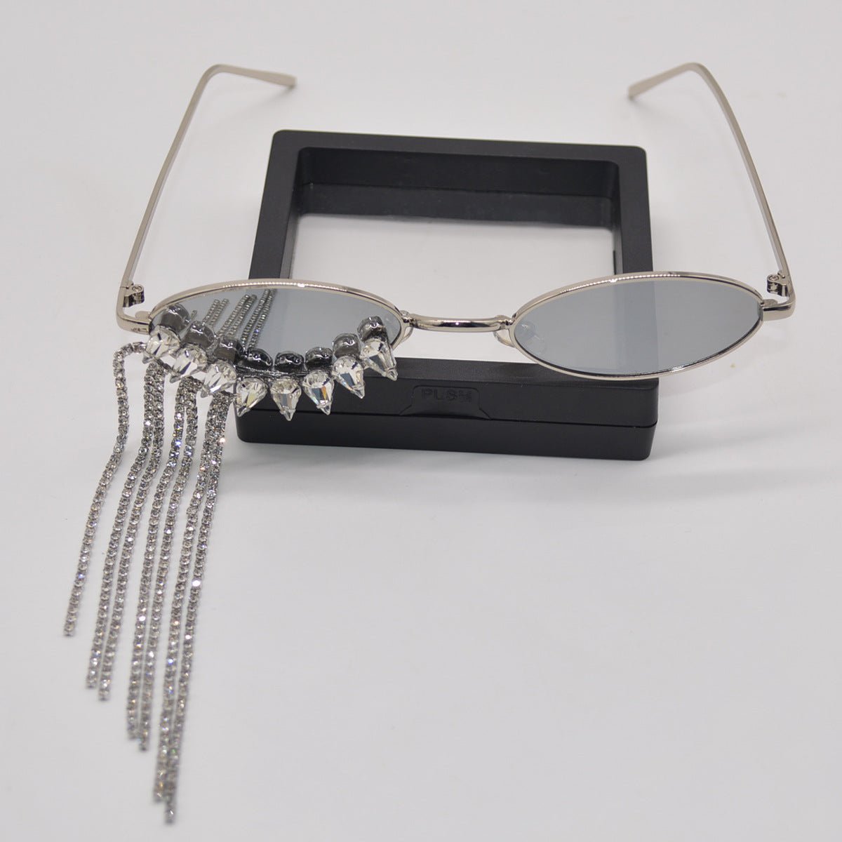 Korean - style Luxury Glamorous Rhinestone - tasseled Sunglasses With A Niche Designer - inspired Look - Zambeel