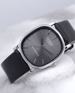 Leather Wristwatch - Zambeel