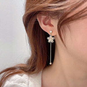 Light - luxury Asymmetrical Dainty And Exquisite Flower Earrings - Zambeel