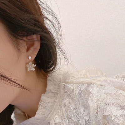 Light - luxury Asymmetrical Dainty And Exquisite Flower Earrings - Zambeel