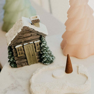 Log Cabin Incense Burner Rustic Christmas Chimney Hut Incense Cone Burner Collectible Resin Statue Table - Zambeel