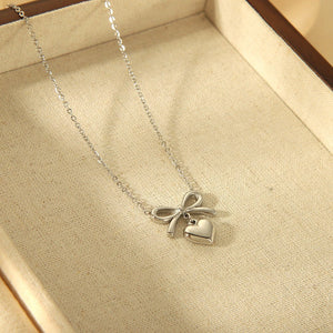 Love Pendant Necklace 18K Gold Stainless Steel Clavicle Chain Necklace For Women - Zambeel