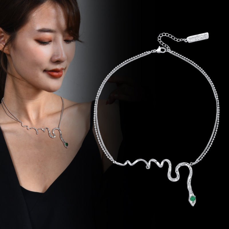 Magic Snake Enchanting Design Necklace Women's Green Zircon - Zambeel