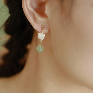 Natural Fritillary Hetian Jade Ear Studs White Lip Shell Flowers - Zambeel