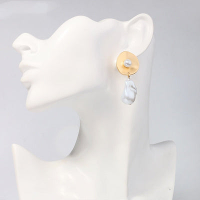 Pearl Earrings For Women Retro Personality And Minimalism Hollow Out - Zambeel