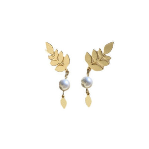 Pearl Leaf Earrings With A Minimalist Chic Design - Zambeel