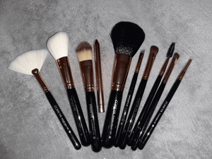 Portable makeup brush - Zambeel
