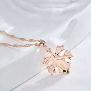 Retro - design Light - luxury Leaf Pendant Necklace - Zambeel
