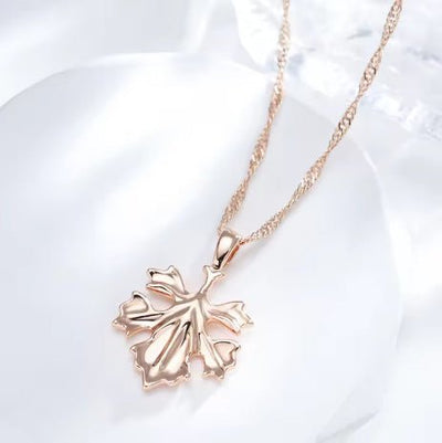 Retro - design Light - luxury Leaf Pendant Necklace - Zambeel