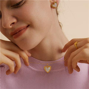 Retro Fashion Double Peach Heart Fritillary Stud Earrings - Zambeel