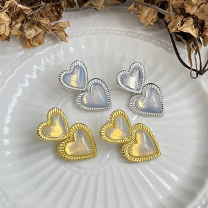 Retro Fashion Double Peach Heart Fritillary Stud Earrings - Zambeel