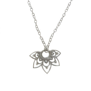 Retro Hollow Flower Pendant Necklace Simple And Versatile - Zambeel
