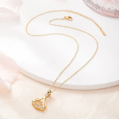 Rhinestone Decor Pendant Necklace - Zambeel