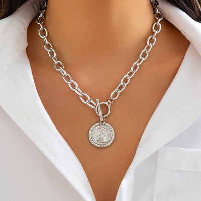 Round Pendant Clavicle Chain Simple Geometry - Zambeel