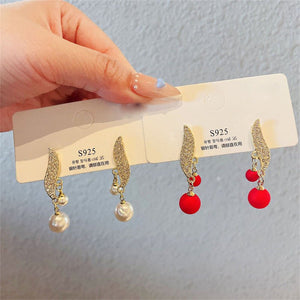 Silver Needle Pearl Rhinestone Earrings - Zambeel