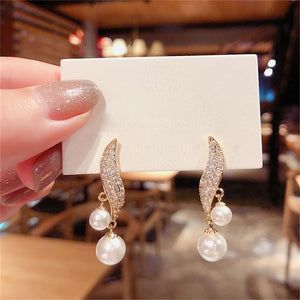 Silver Needle Pearl Rhinestone Earrings - Zambeel