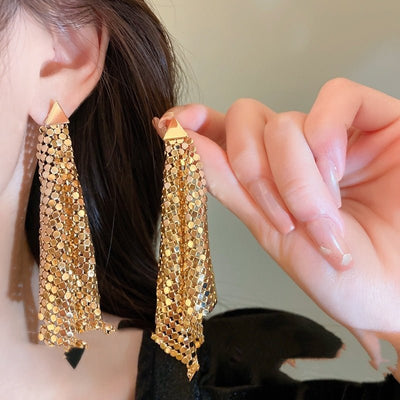 Silver Needle Triangle Sequins Irregular Earrings - Zambeel