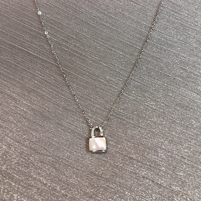 Simple Ins Special Interest Light Luxury Simple All - match S925 Sterling Silver Fritillary Lock Head Exquisite Necklace - Zambeel