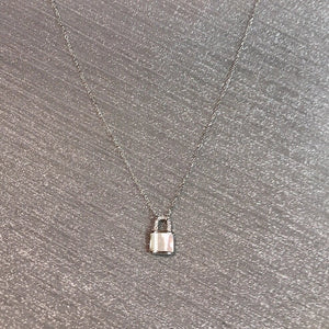 Simple Ins Special Interest Light Luxury Simple All - match S925 Sterling Silver Fritillary Lock Head Exquisite Necklace - Zambeel