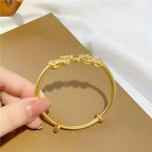 Stylish And Minimalist Alloy Bracelet For Women - Zambeel