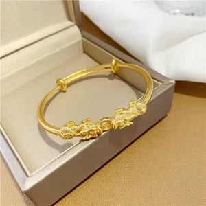 Stylish And Minimalist Alloy Bracelet For Women - Zambeel