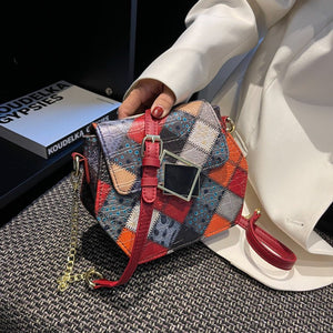 Stylish Textured Stitching Chain Small Square Bag - Zambeel
