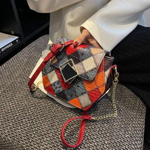 Stylish Textured Stitching Chain Small Square Bag - Zambeel